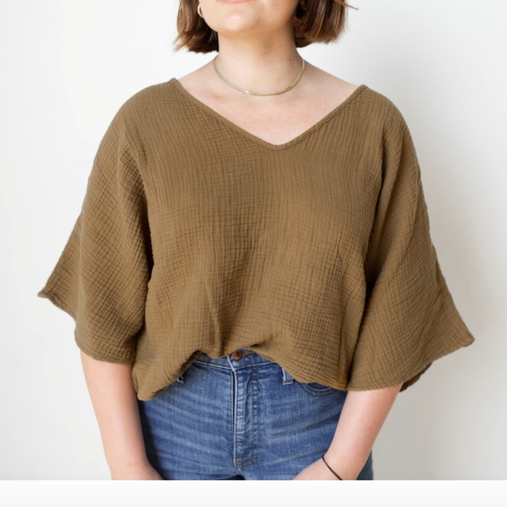 Suunday The Gauze Dolman Top in Tapenade size small